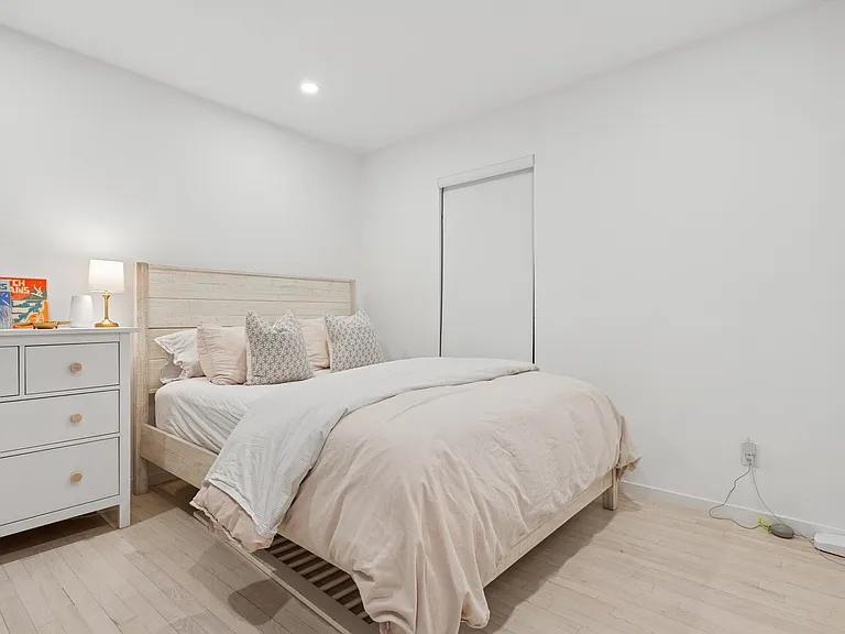 10 N Cape Ln — Photo 11