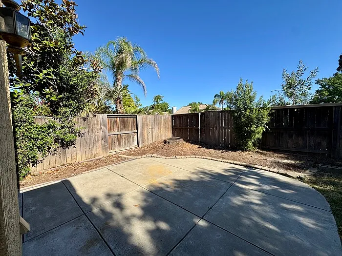 9101 Redwater Dr — Photo 28