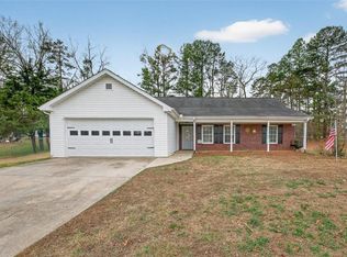 701 Muirfield Dr, Winder, GA 30680
