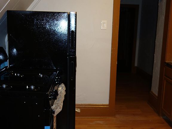 3rd image of 561 Van Buren Ave APT 11