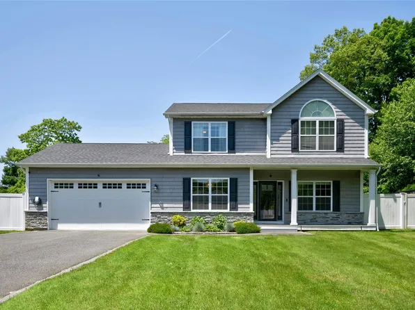 1644 Coates Avenue, Holbrook, NY 11741