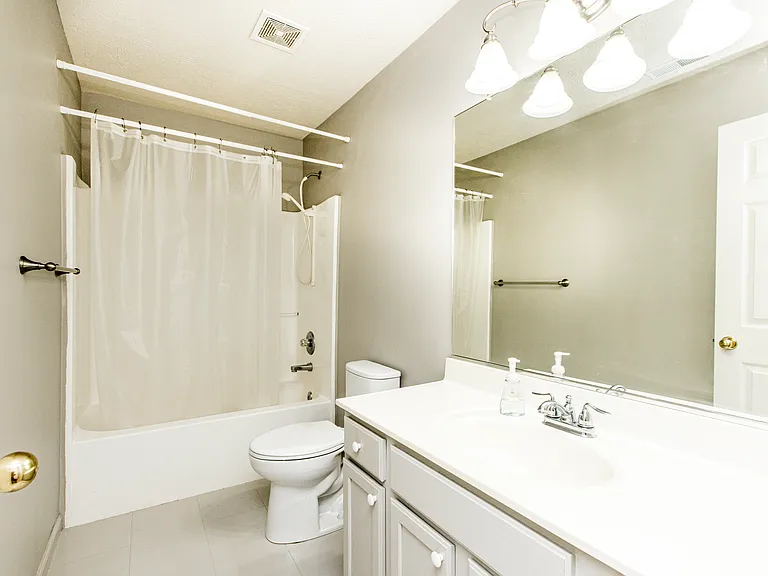 1103 Perry Ln — Photo 13