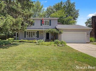 2136 Rolling Hills Dr SE, Grand Rapids, MI 49546