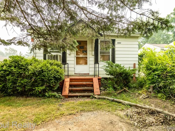 3082 Churchill Rd, Auburn Hills, MI 48326