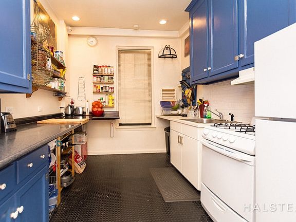 3rd image of 255 Fort Washington Ave APT 33