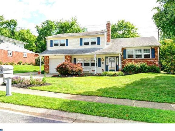 2nd image of 29 Aronimink Dr