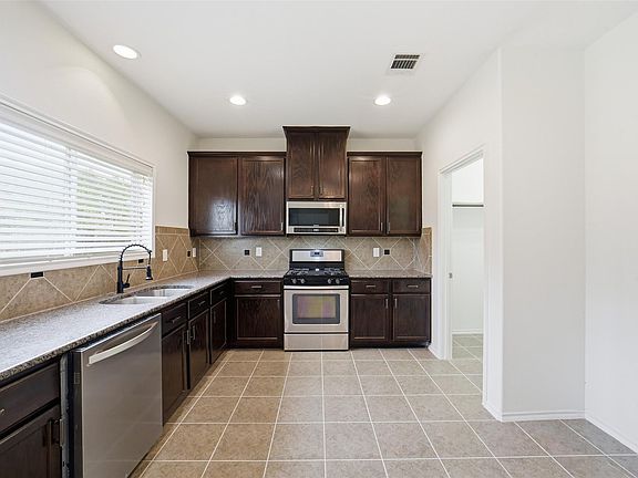 5th image of 12830 Spruce Cir
