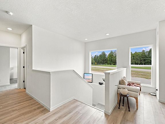 3rd image of 1202 Rock Ridge Cir