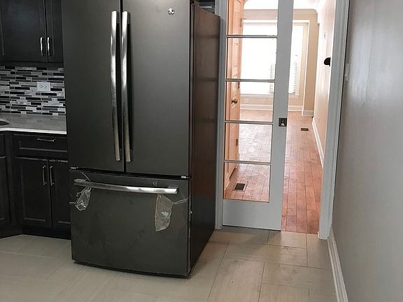 5th image of 5029 S Artesian Ave