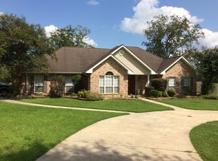 2 Hidden Hills Dr E, Picayune, MS 39466