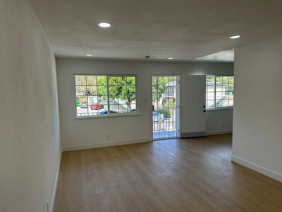 4th image of 3830 Underwood Dr APT 2