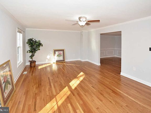 3rd image of 6615 McLean Ct