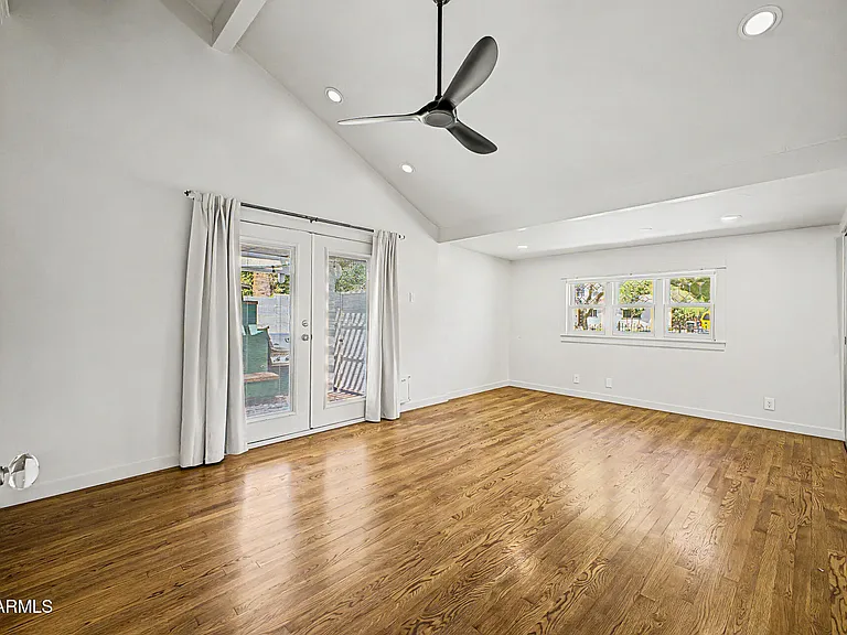 521 W Mariposa St #MAIN — Photo 16