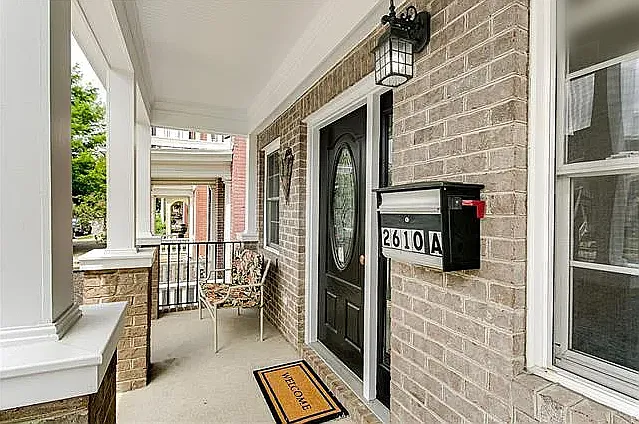 3 bed, 2.5 bath, 2050 sqft, $3,275 — Photo 4