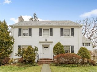 25 Berrian Rd, New Rochelle, NY 10804