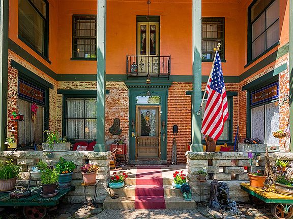 215 E. Fourth St. Entry