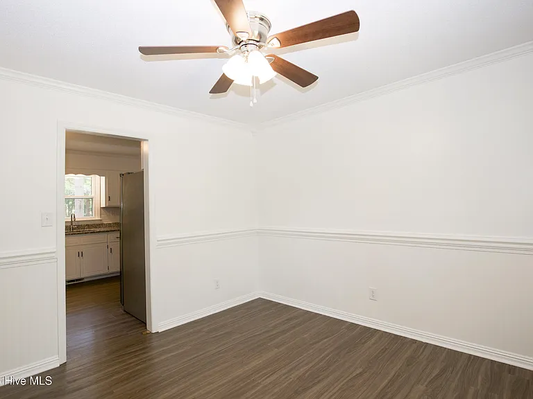 901 Glendale Dr — Photo 18