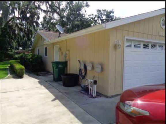 2nd image of 1557 Sunset Ln