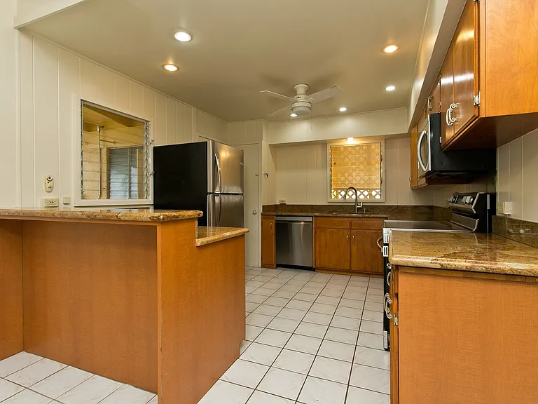 523 Iliaina St — Photo 3