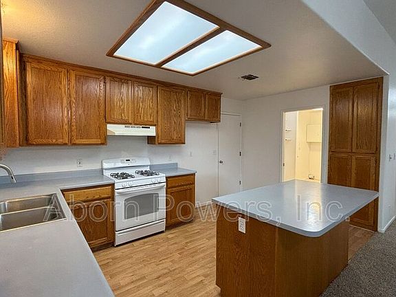 3rd image of 3360 La Canada Dr