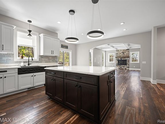 2nd image of 3705 High Hillcrest Dr