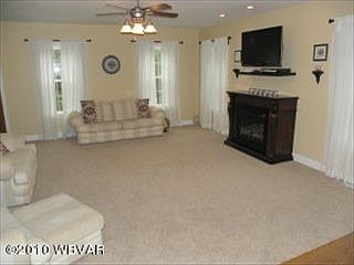 3rd image of 316 Hoover Dr