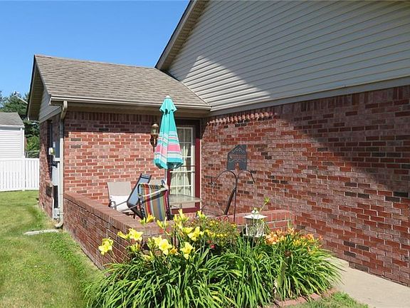 3rd image of 37 N Deer Cliff Dr #2
