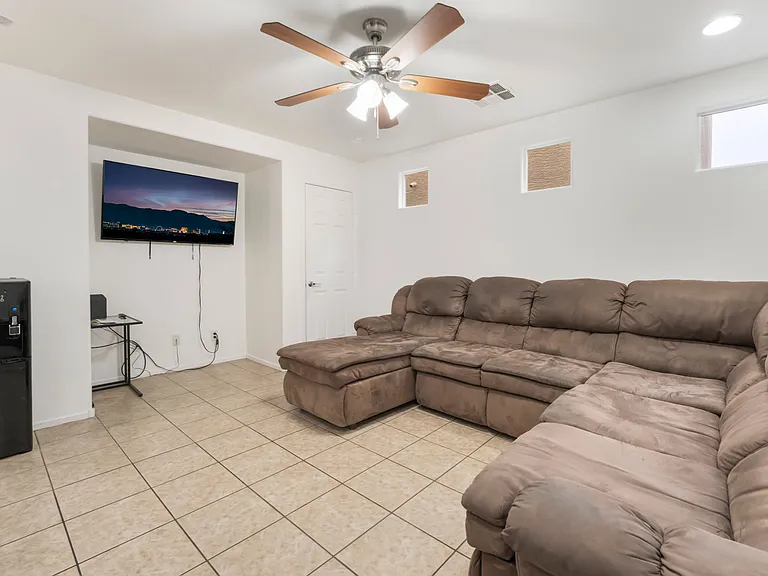 9132 Gabardine Ave — Photo 13