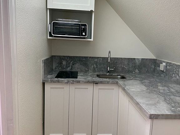 5th image of 25 Coulson Ave Floor 3