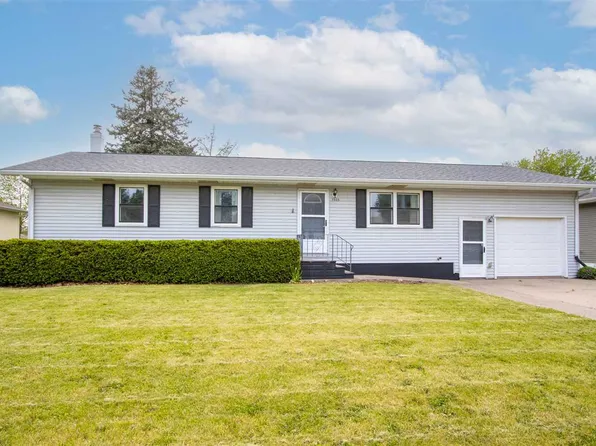 1505 N 6th Ave, Washington, IA 52353