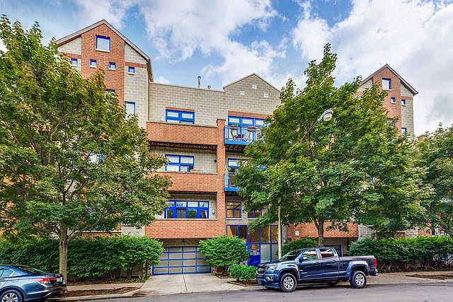 1st image of 2251 W Saint Paul Ave APT 4A