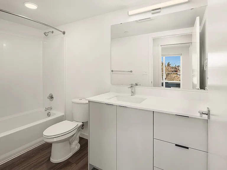 2 Bedroom - bathroom image - 405