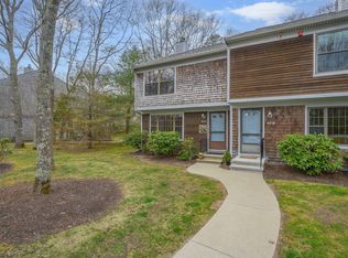 195 Falmouth Rd APT 10A, Mashpee, MA 02649