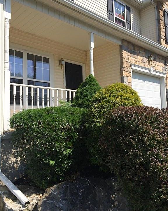 1st image of 4 Water Wheel Ln