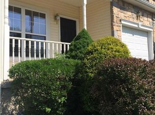 4 Water Wheel Ln, Easton, PA 18045