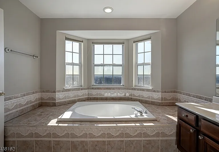 1039 Shadowlawn Dr — Photo 18