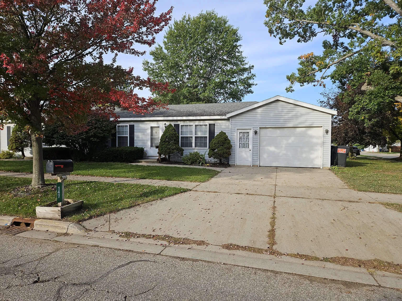 2 bed, 700 sqft, $1,250 — Photo 1