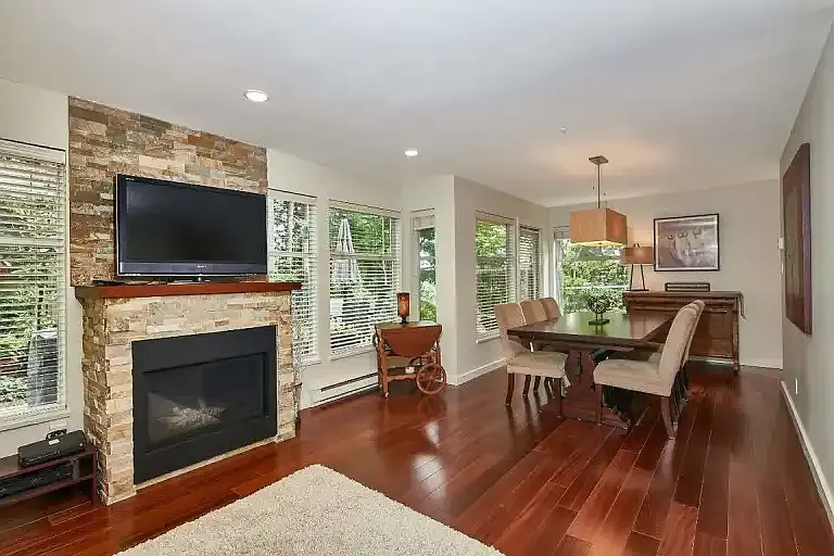 3 bed, 2.5 bath, 1366 sqft, $2,600 — Photo 2