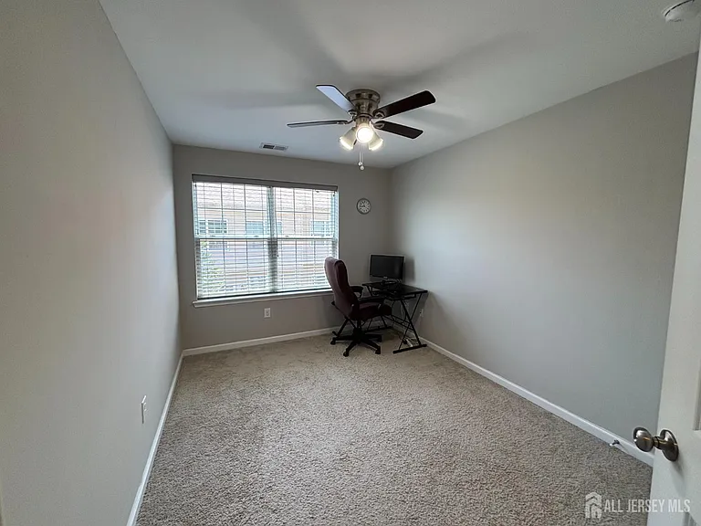 1302 Hights Farm Rd N — Photo 28