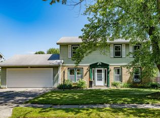 7111 Chartercrest Dr, Fort Wayne, IN 46815