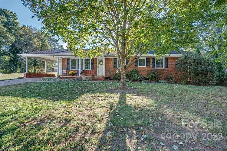 1st image of 3019 Hazel Dr