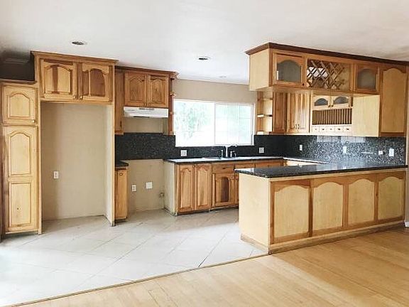 5th image of 20303 Seine Ave