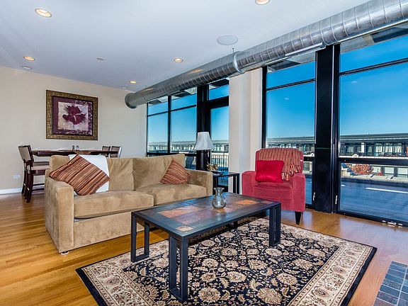 3rd image of 1001 W 15th St #Gu64