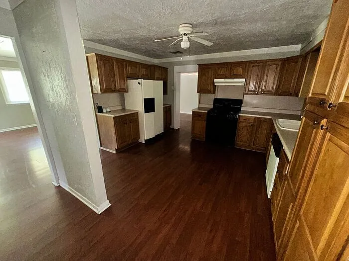 511 Manor Dr