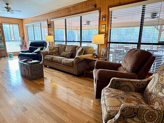 3rd image of 44 Ridge Rd