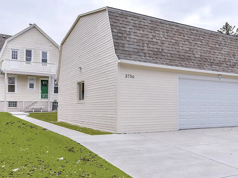 3756 S Whitnall Ave — Photo 2