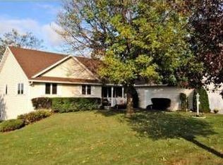 610 Riverview Dr, Marshall, WI 53559