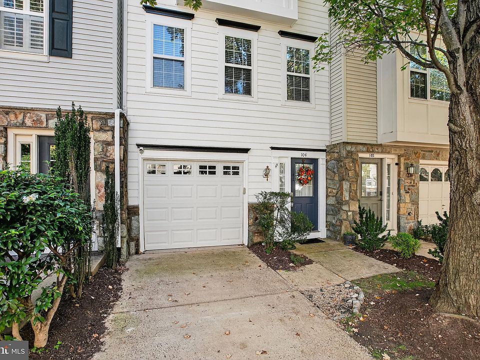 1st image of 104 Cahill Dr