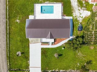 17701 Pronghorn St, Alva, FL 33920