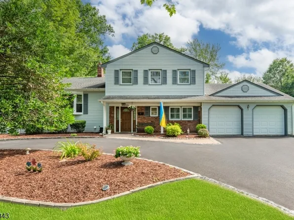 15 New England Dr, Parsippany-Troy Hills Twp., NJ 07034